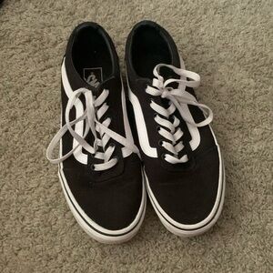 Women’s black vans